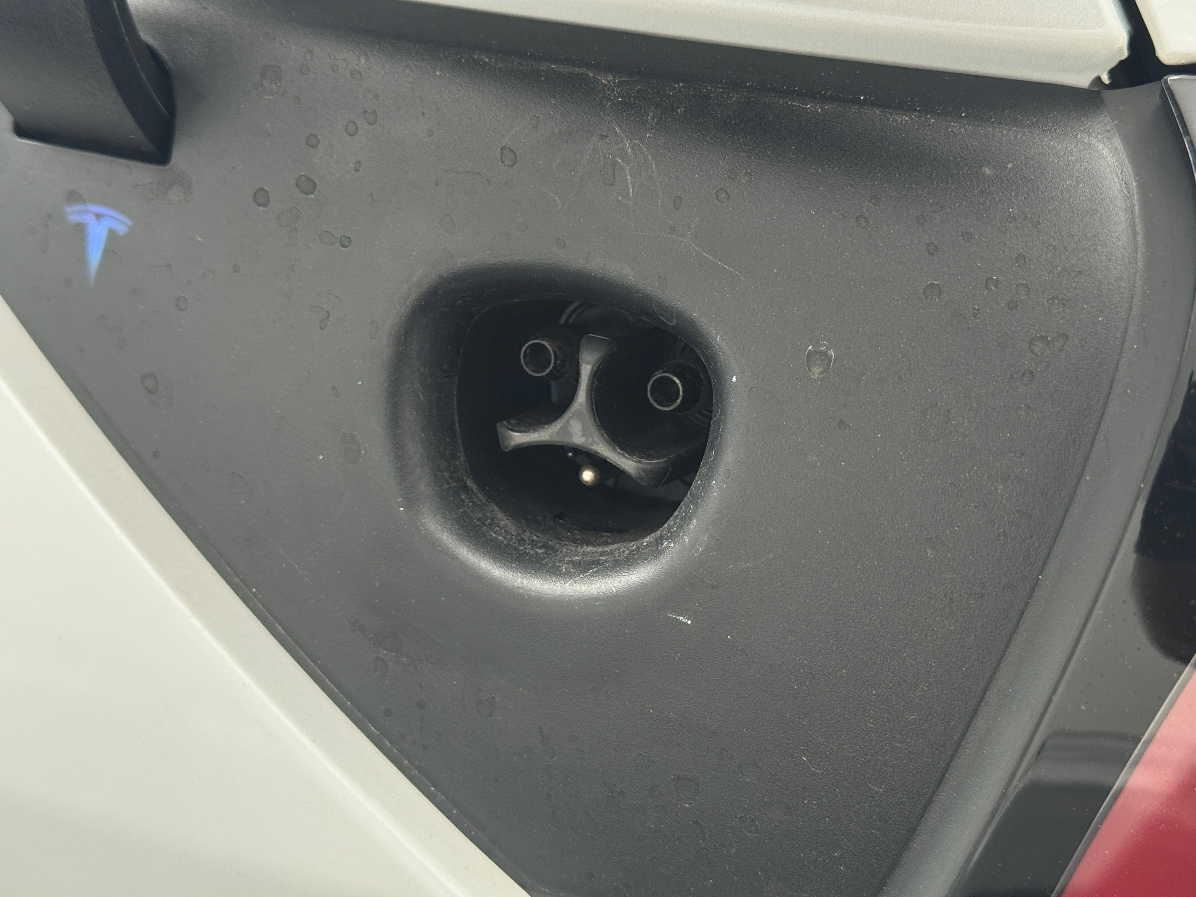 Used 2024 Tesla Model Y Long Range with VIN 7SAYGDEEXRF212478 for sale in Oak Creek, WI