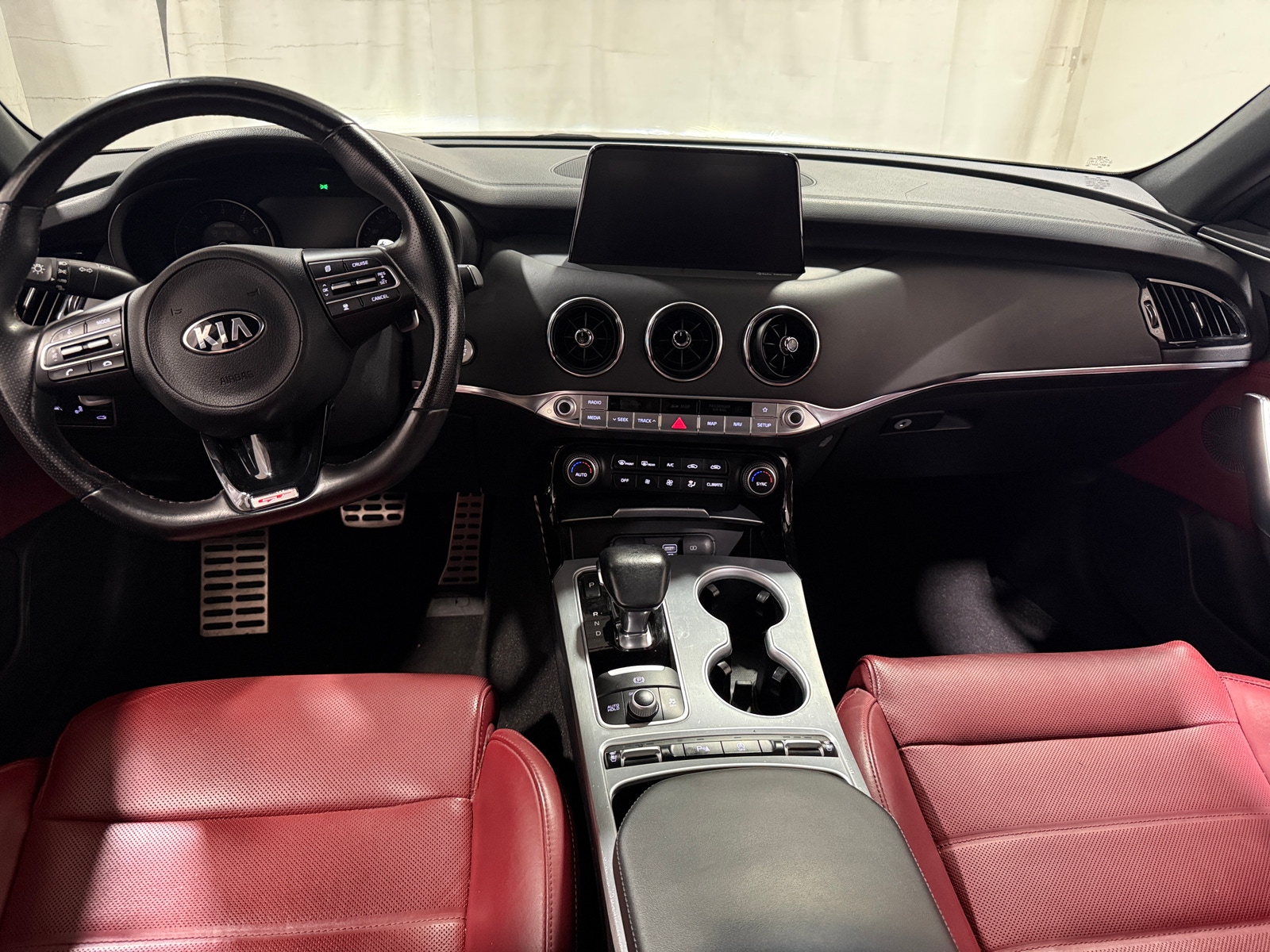 Thumbnail: 2018 Kia Stinger - 2