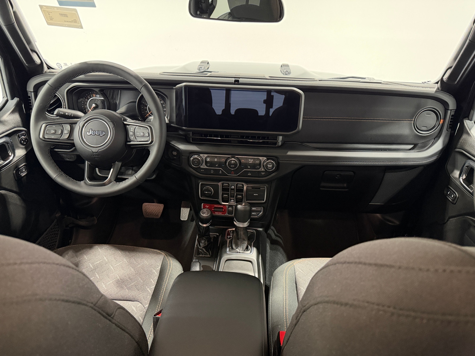 Thumbnail: 2025 Jeep Gladiator - 3