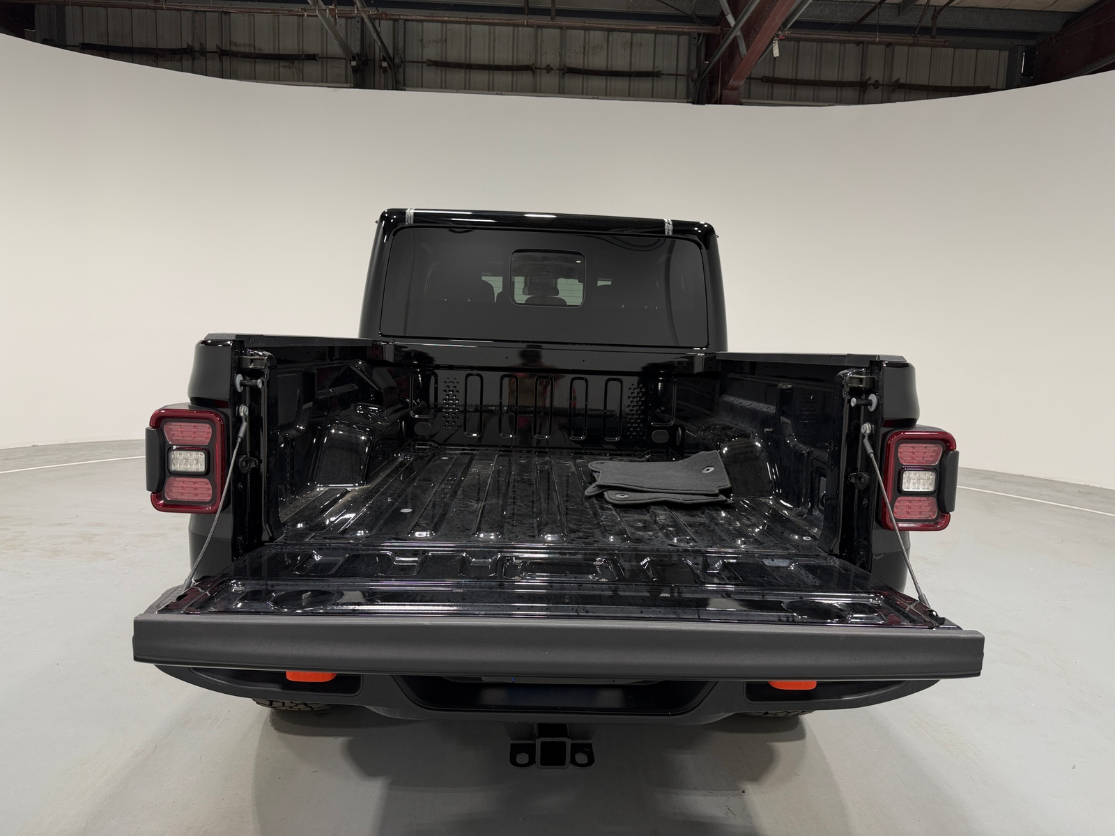 Thumbnail: 2025 Jeep Gladiator - 7