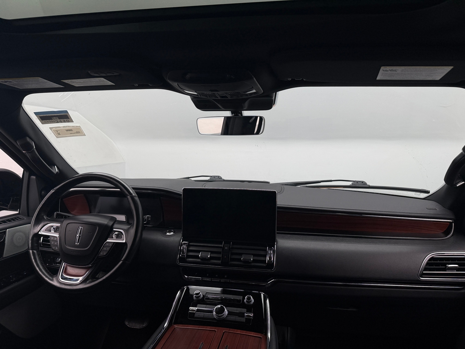 Thumbnail: 2022 Lincoln Navigator L - 2