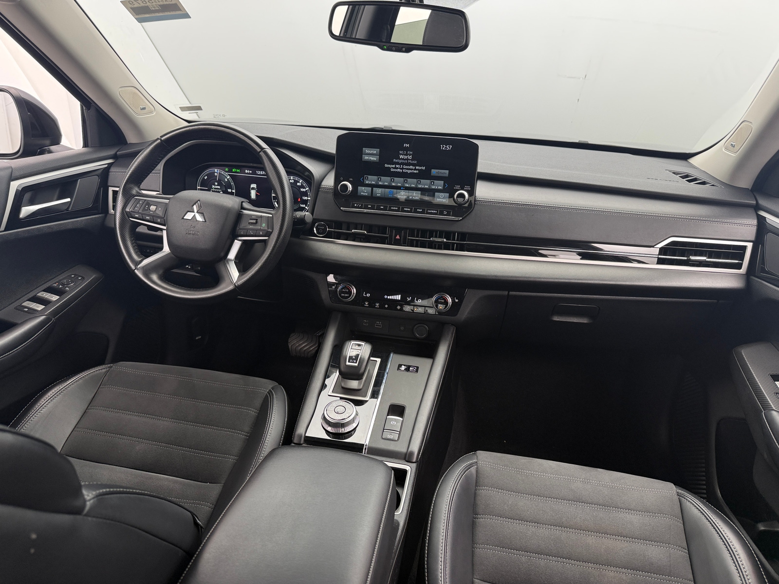 Thumbnail: 2024 Mitsubishi Outlander - 2