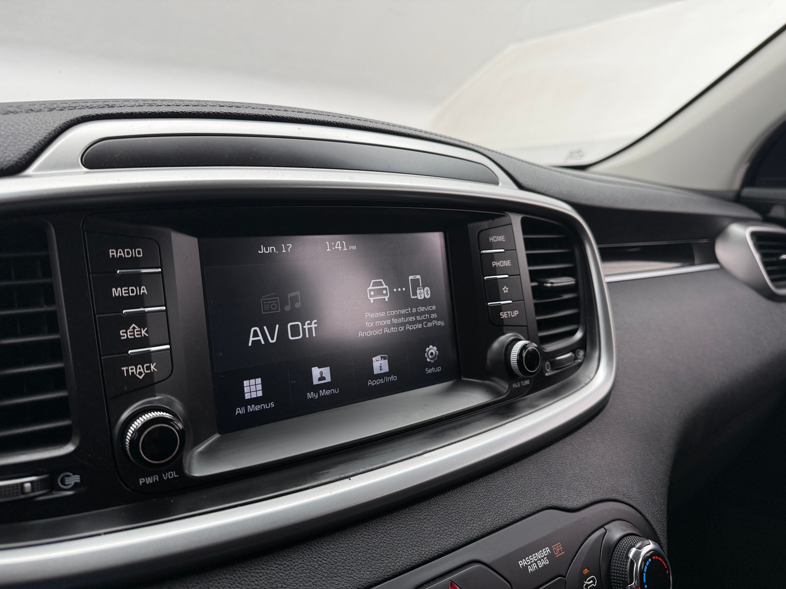 Thumbnail: 2019 Kia Sorento - 4
