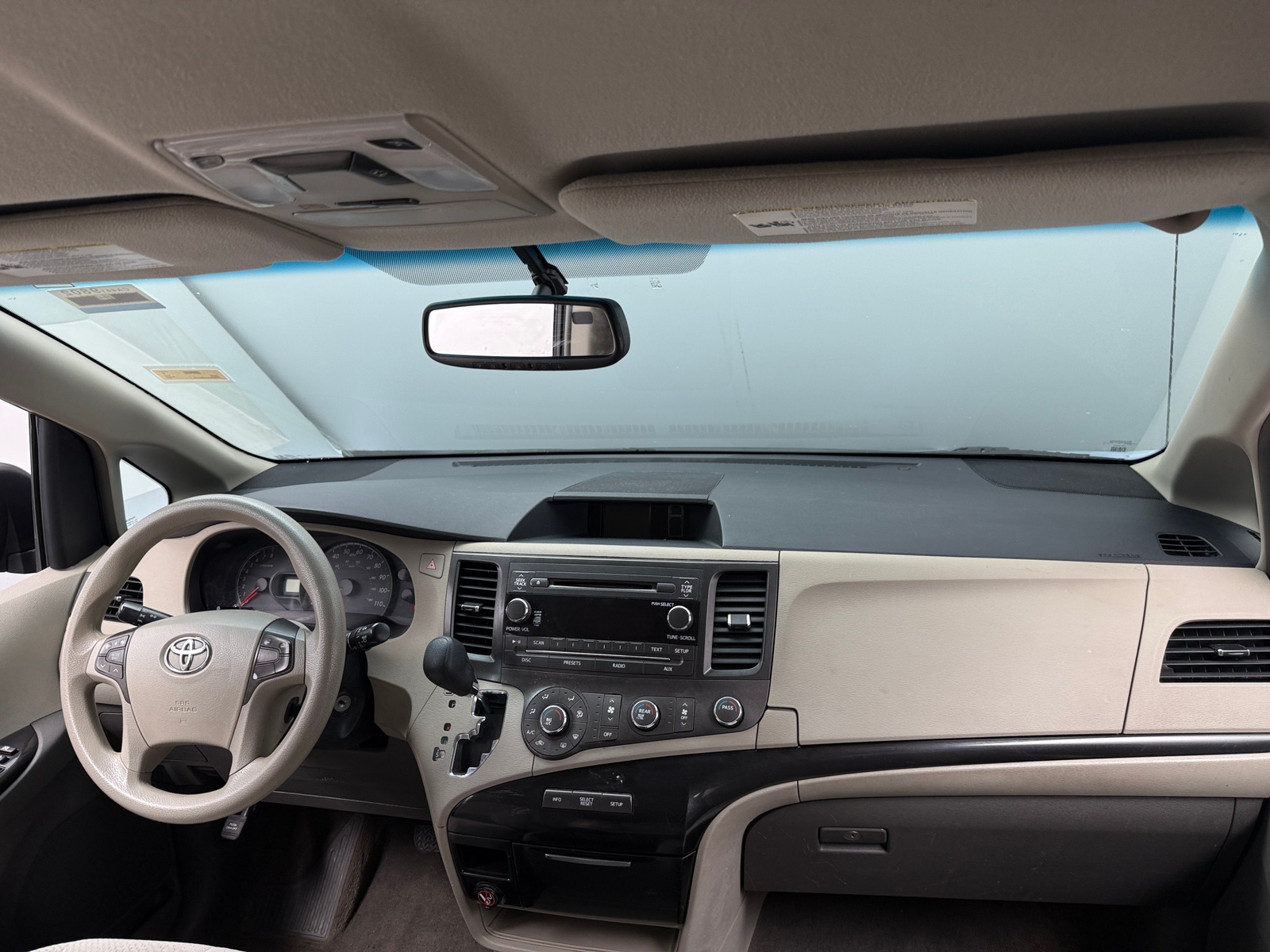 Thumbnail: 2012 Toyota Sienna - 3