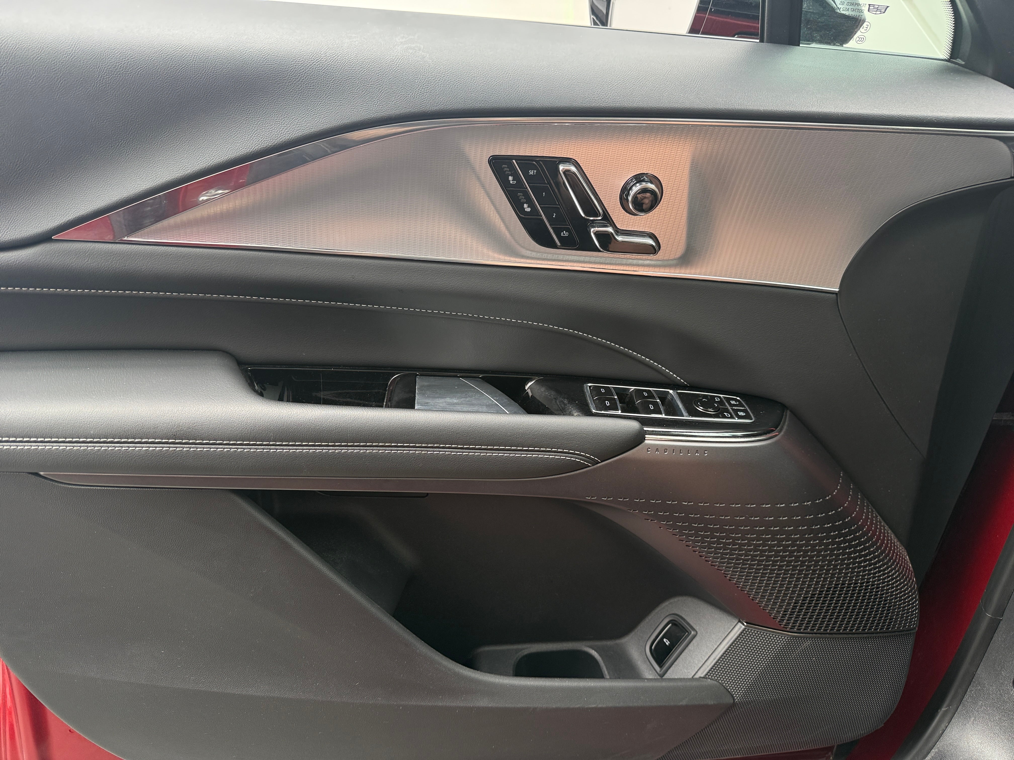 2024 Cadillac LYRIQ Tech - Photo 10
