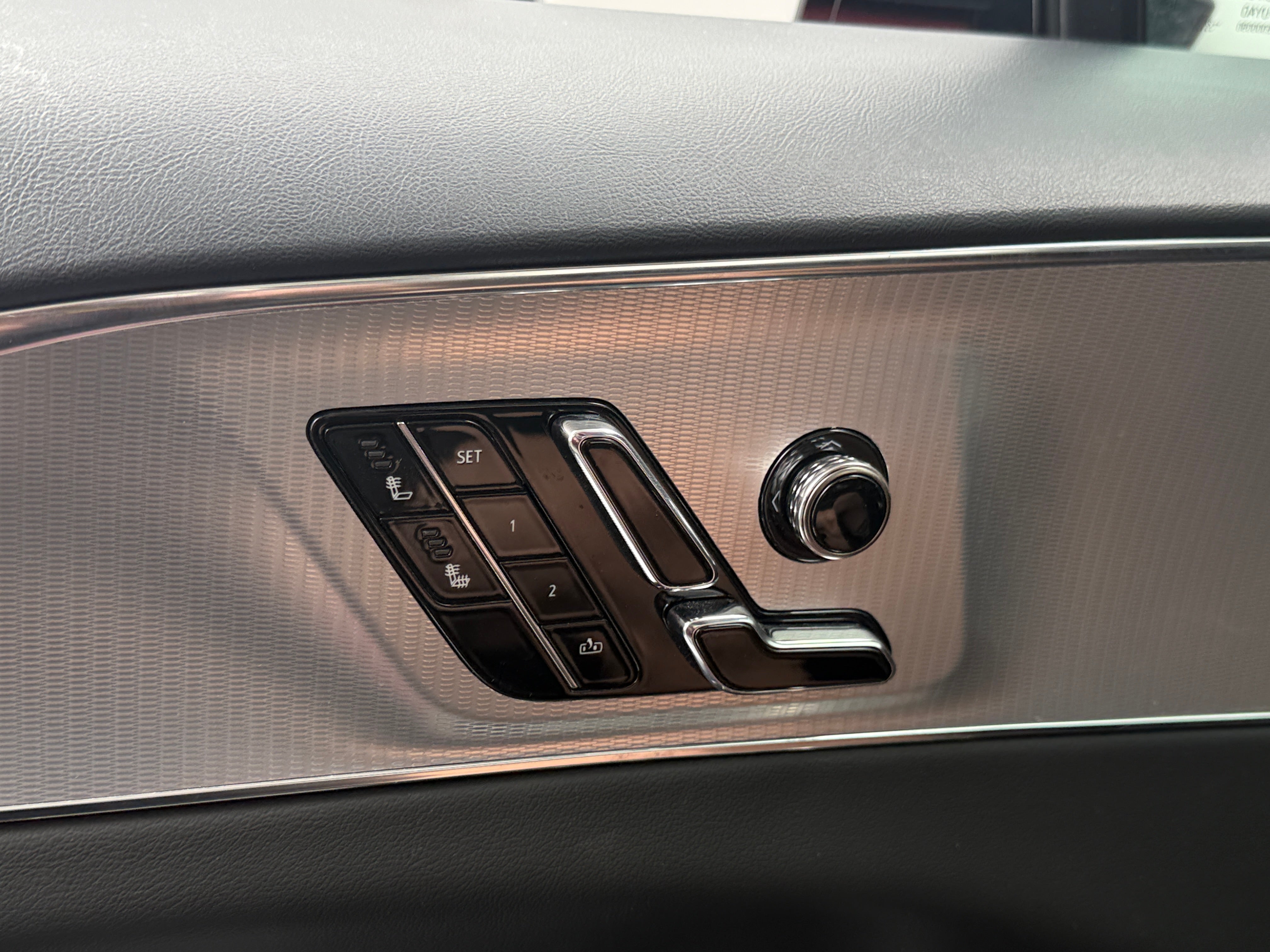2024 Cadillac LYRIQ Tech - Photo 13