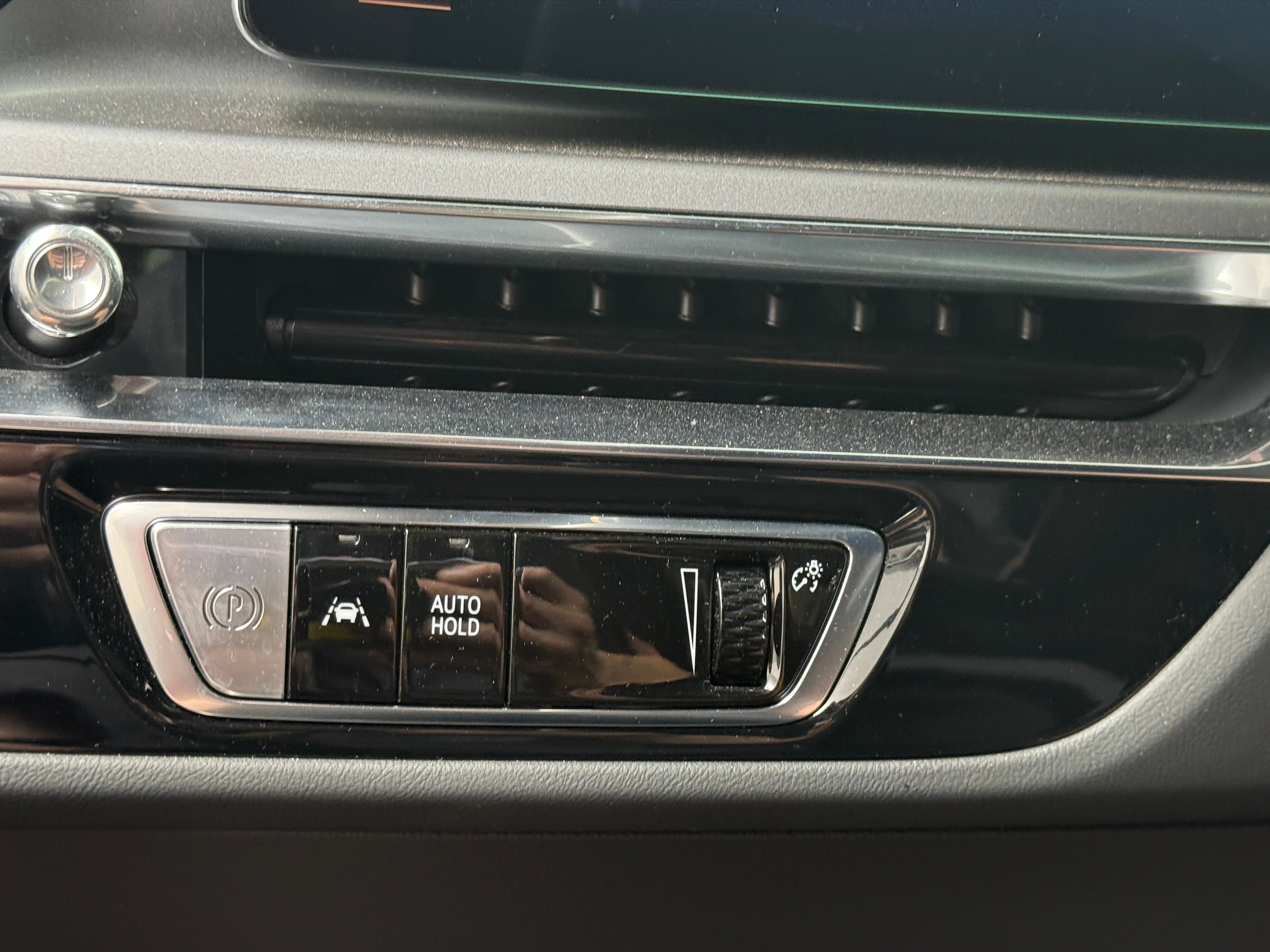 2024 Cadillac LYRIQ Tech - Photo 14