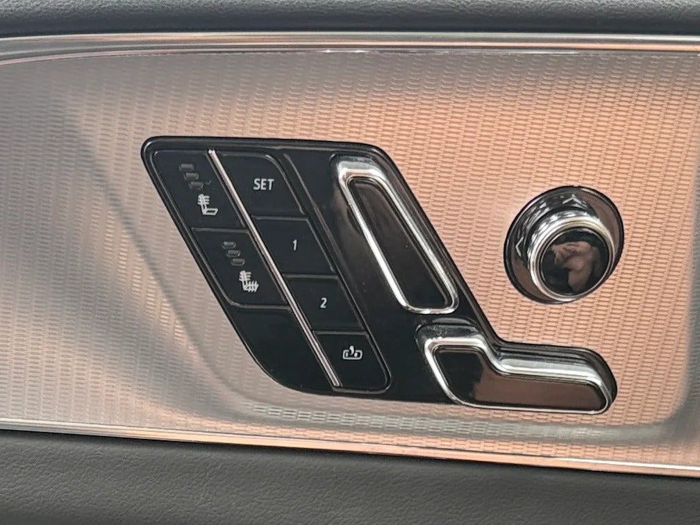 2024 Cadillac LYRIQ Tech - Photo 12