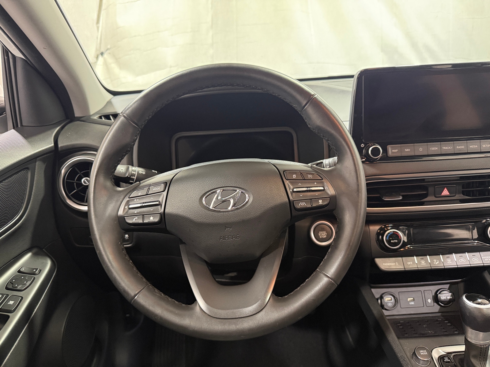 Thumbnail: 2022 Hyundai Kona - 4