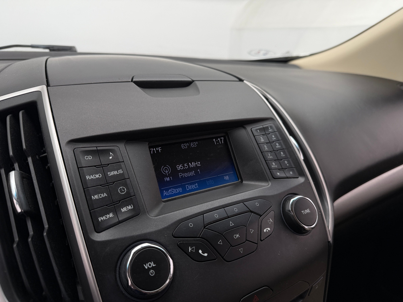 Thumbnail: 2015 Ford Edge - 4