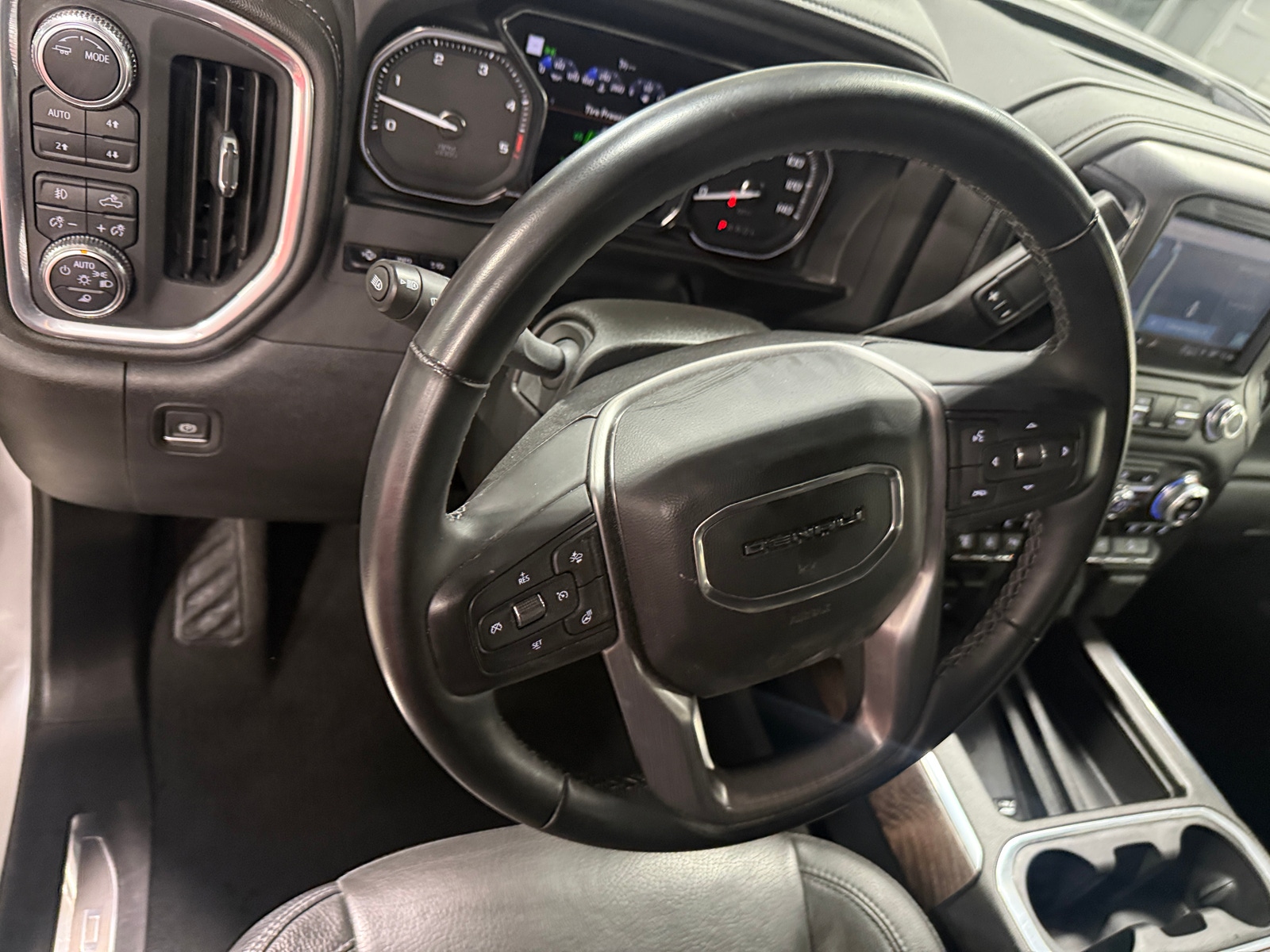 Thumbnail: 2023 GMC Sierra 3500 - 4