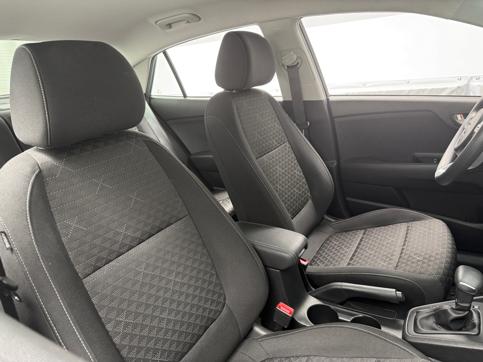 Thumbnail: 2019 Kia Rio - 2