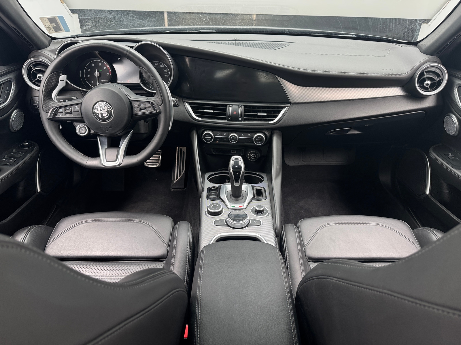 Thumbnail: 2023 Alfa Romeo Giulia - 2