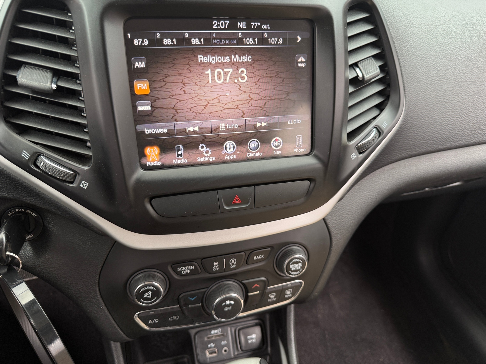 Thumbnail: 2017 Jeep Cherokee - 4