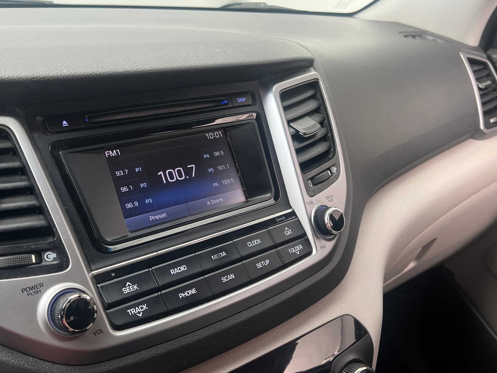 Thumbnail: 2016 Hyundai Tucson - 4