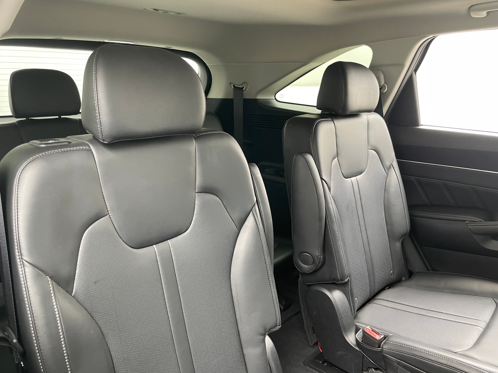 Thumbnail: 2023 Kia Sorento - 5