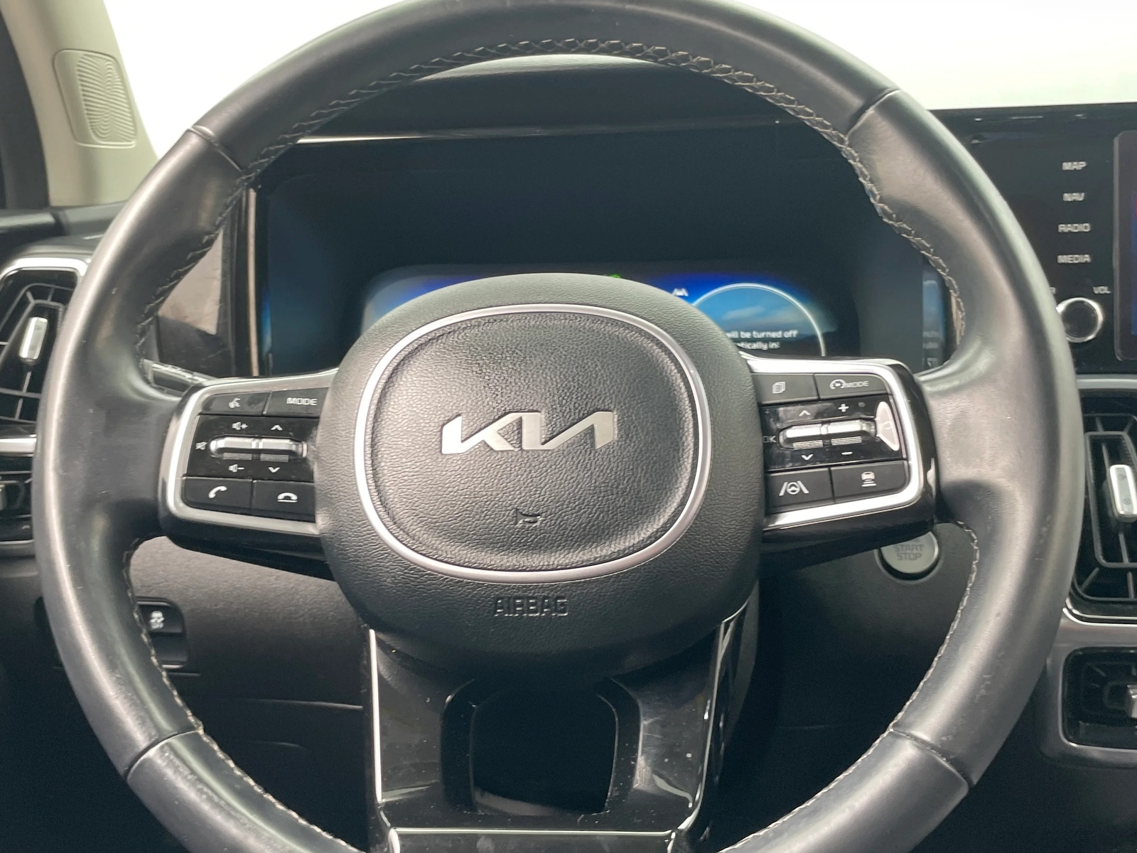 Thumbnail: 2023 Kia Sorento - 4