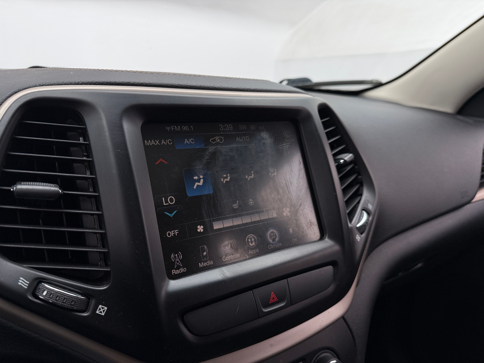 Thumbnail: 2016 Jeep Cherokee - 4