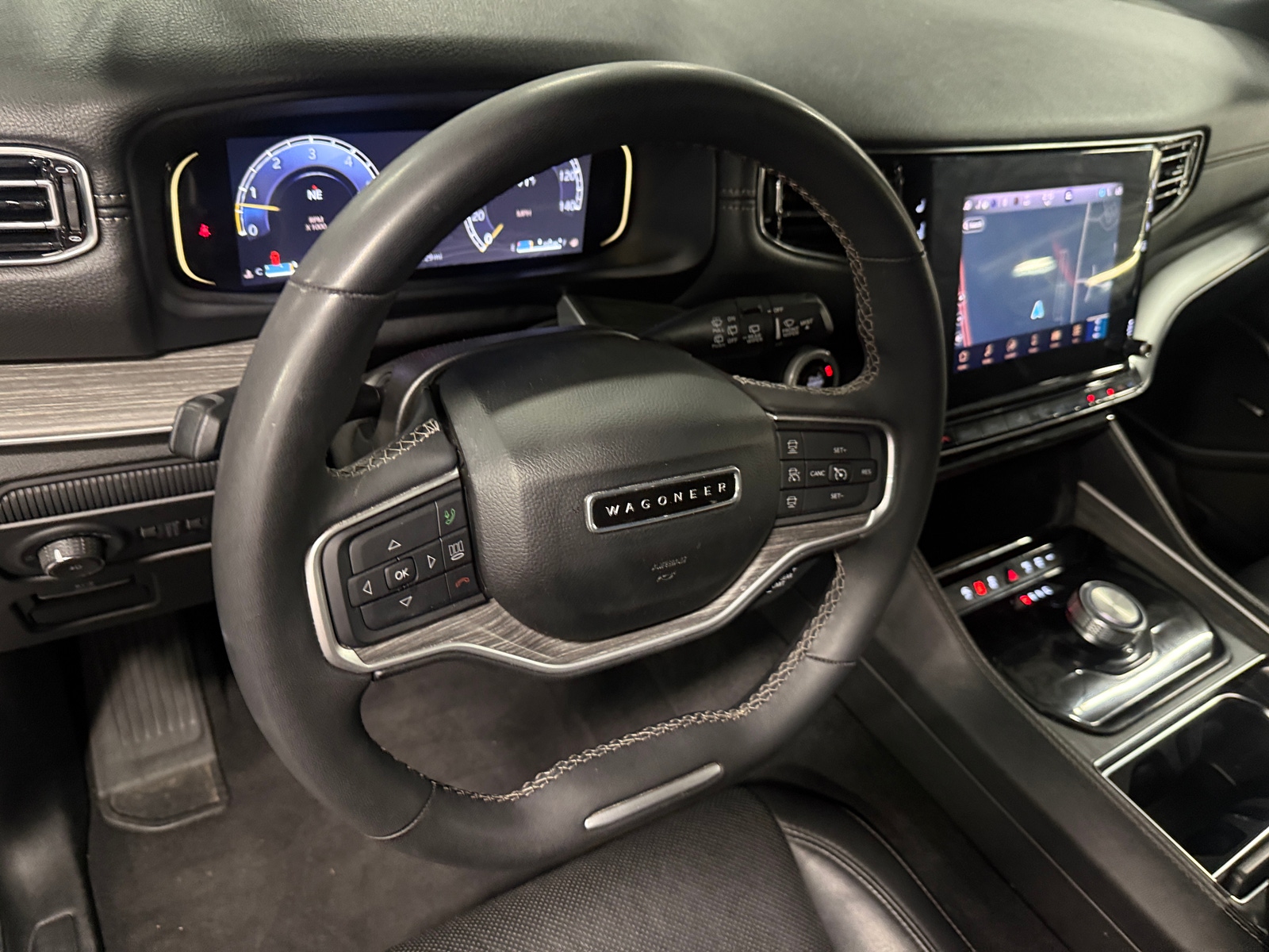 Thumbnail: 2024 Jeep Wagoneer - 4