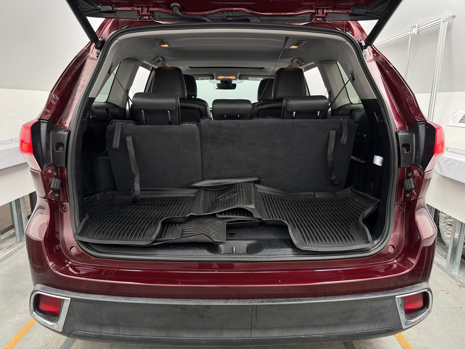 Thumbnail: 2017 Toyota Highlander - 6
