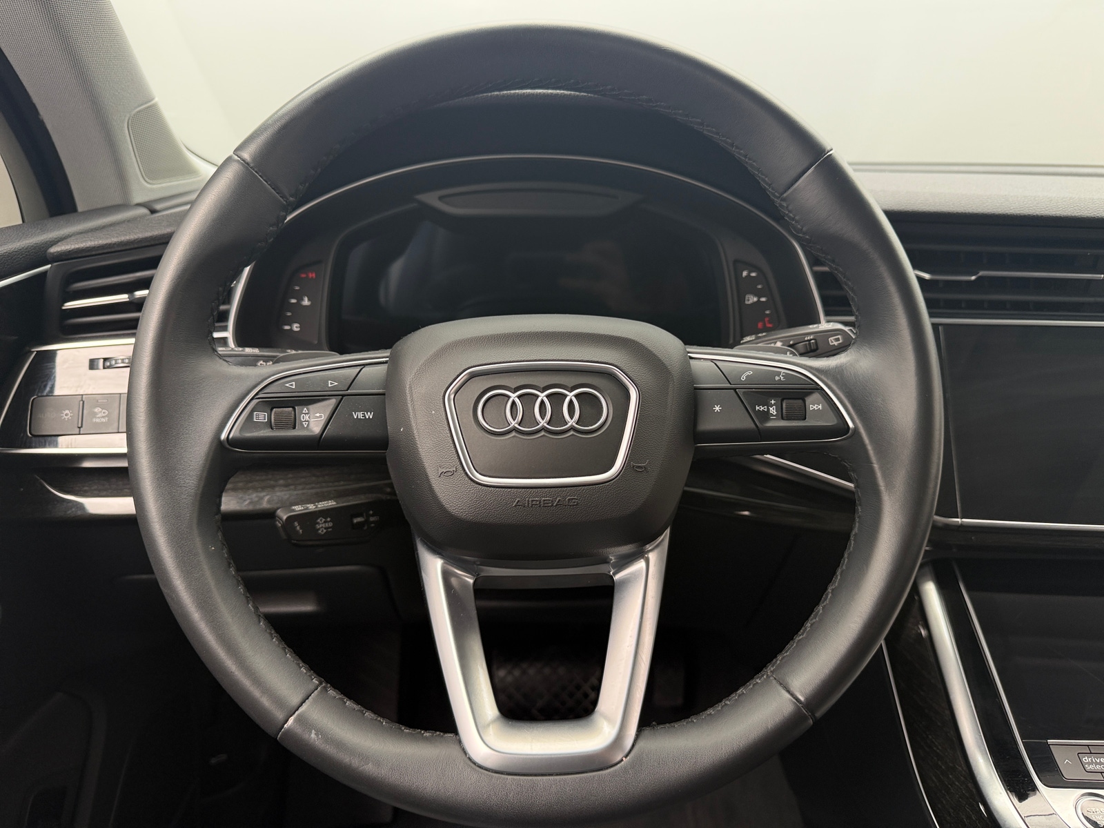 Thumbnail: 2022 Audi Q7 - 4