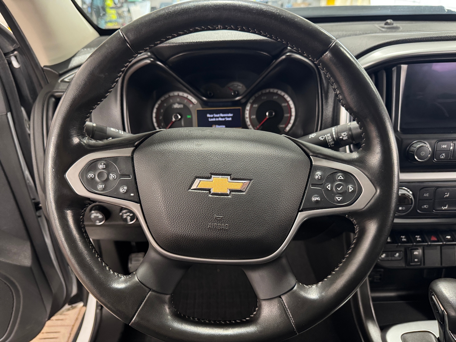 Thumbnail: 2022 Chevrolet Colorado - 4