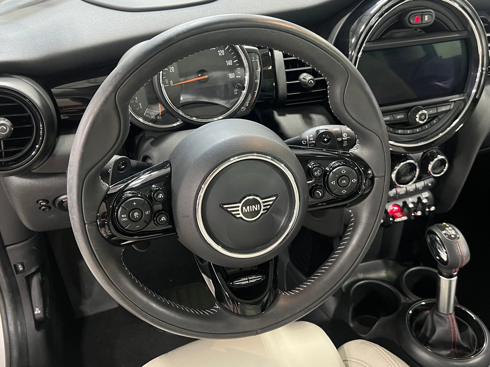 Thumbnail: 2019 MINI Cooper Hardtop - 4