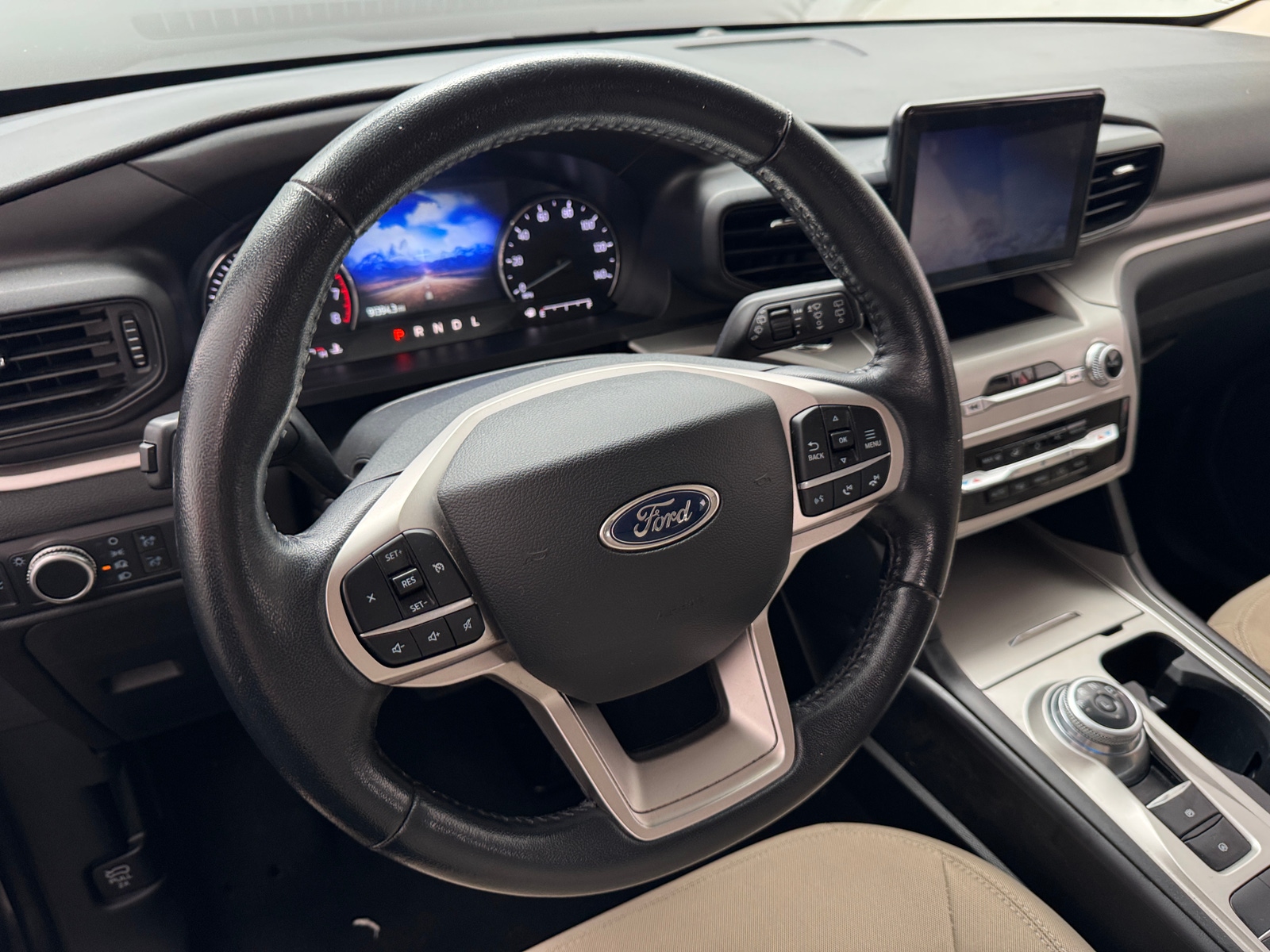 Thumbnail: 2022 Ford Explorer - 5
