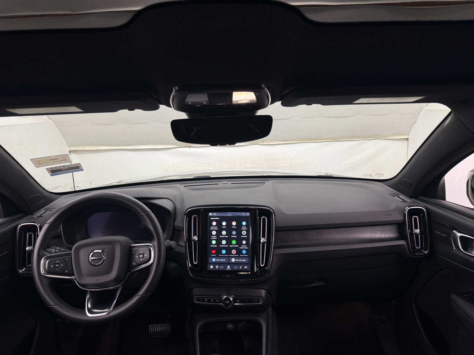 Thumbnail: 2023 Volvo C40 - 3