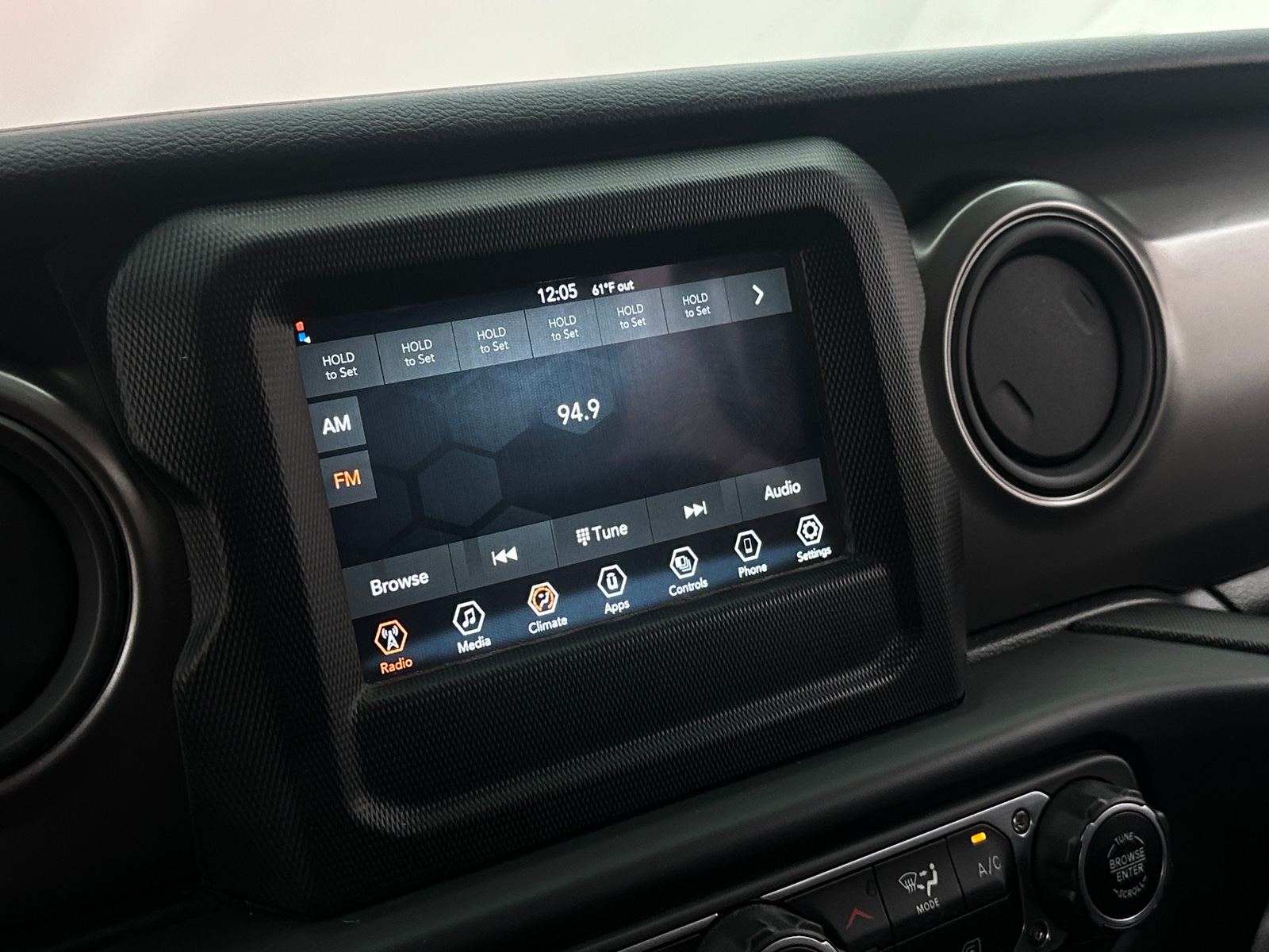 Thumbnail: 2023 Jeep Gladiator - 4