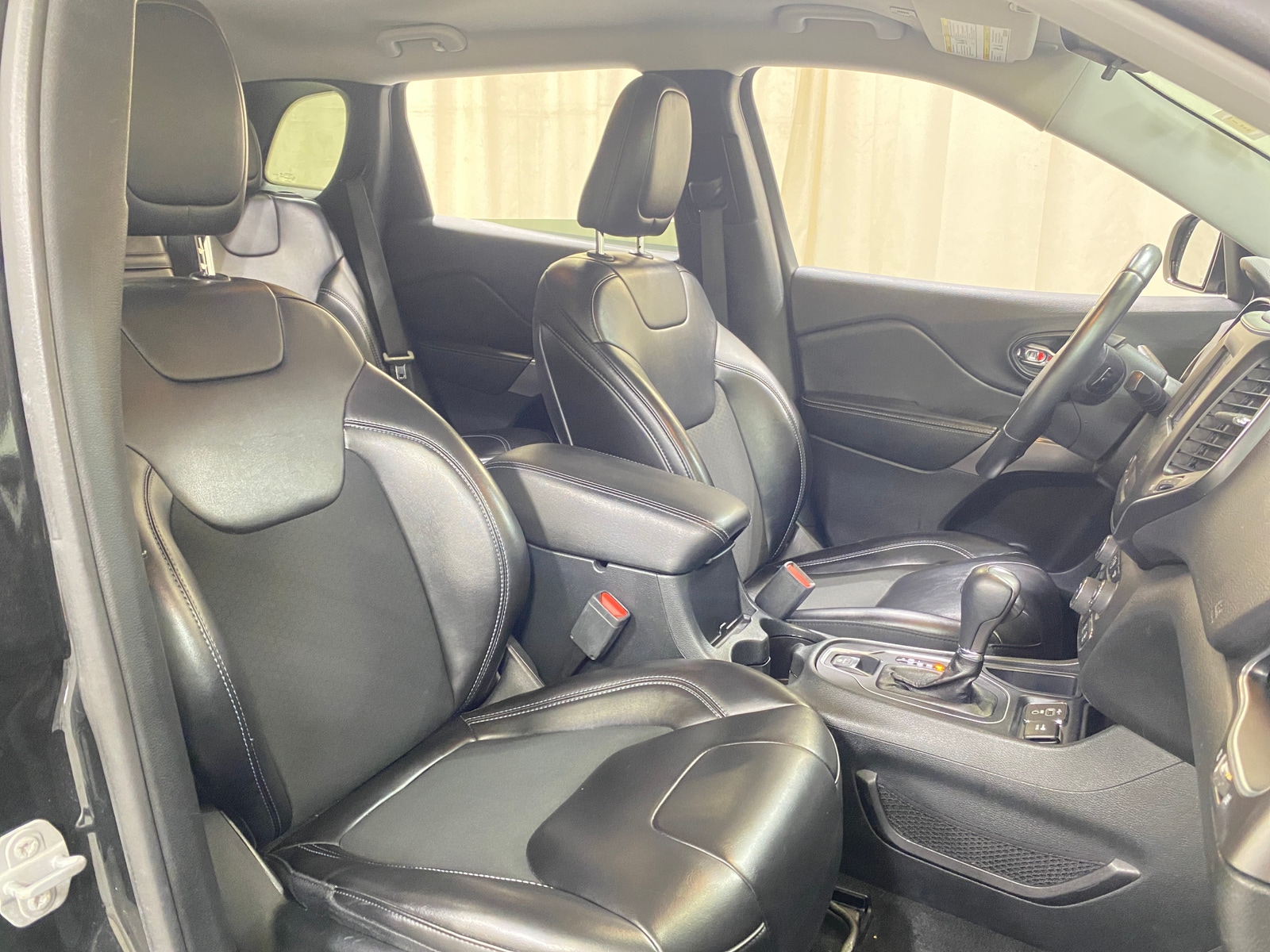 Thumbnail: 2019 Jeep Cherokee - 2