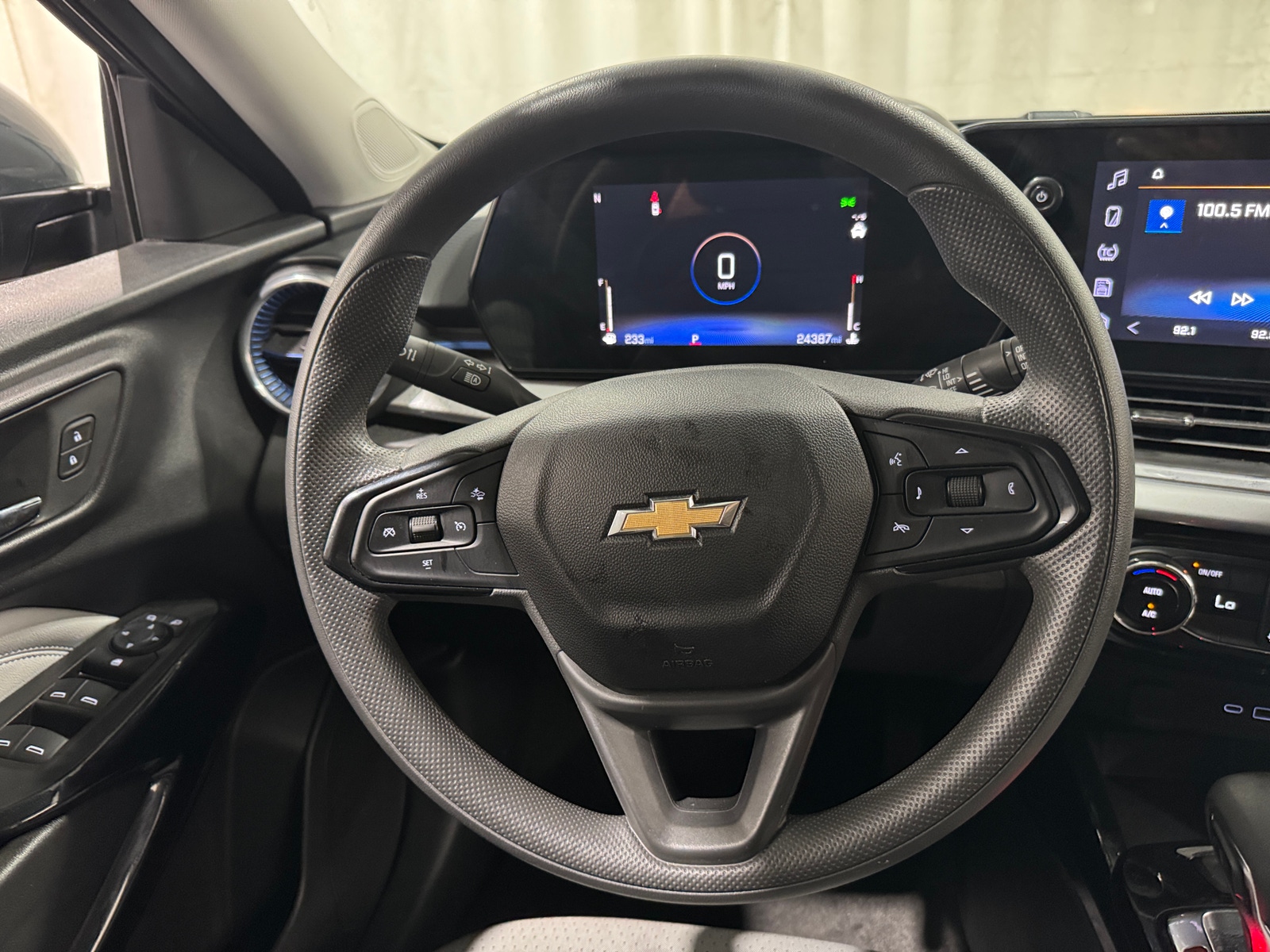 Thumbnail: 2025 Chevrolet Trax - 5