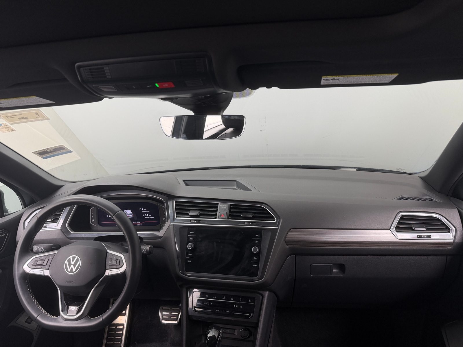 Thumbnail: 2023 Volkswagen Tiguan - 2