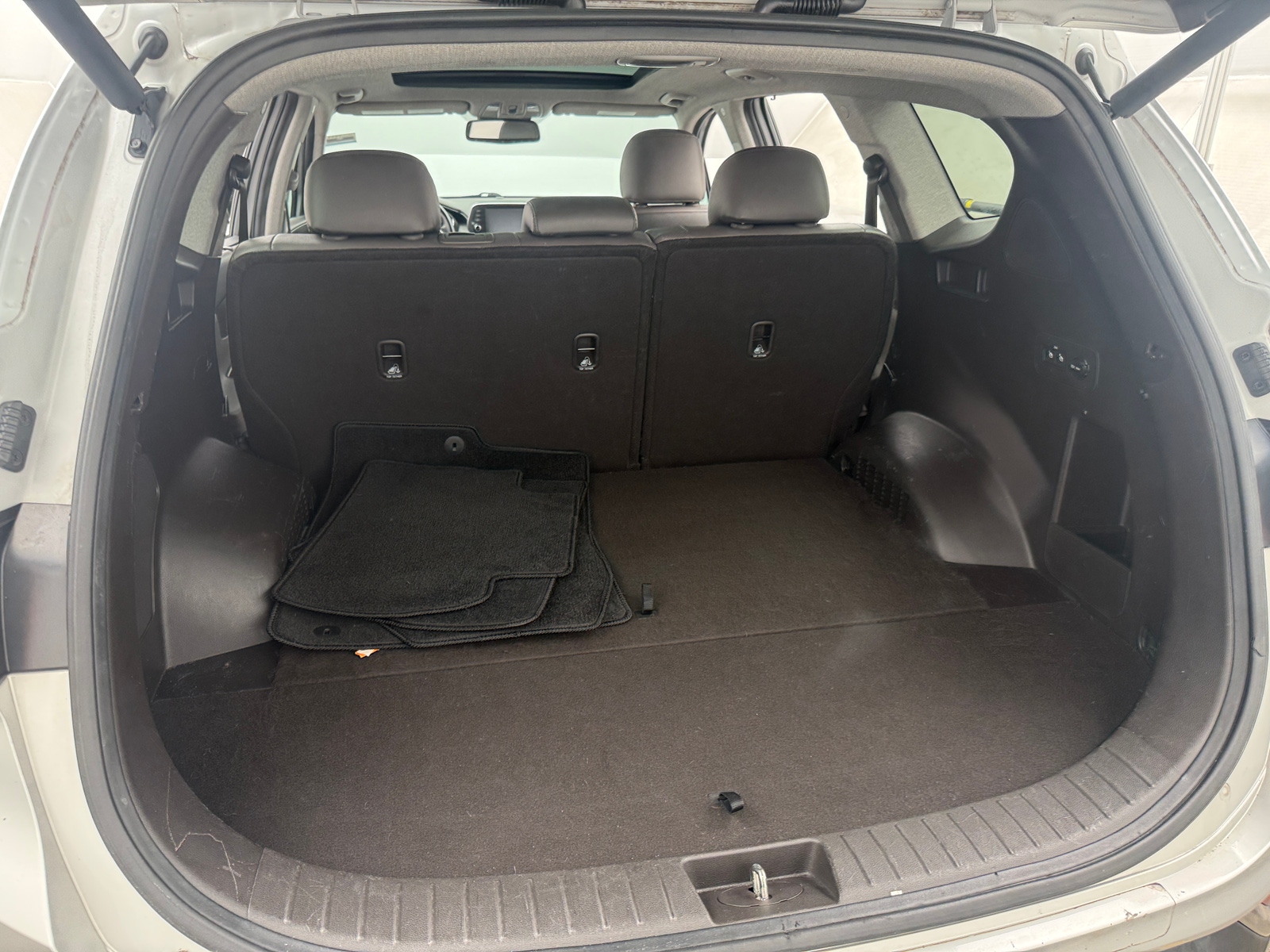 Thumbnail: 2019 Hyundai Santa Fe - 6