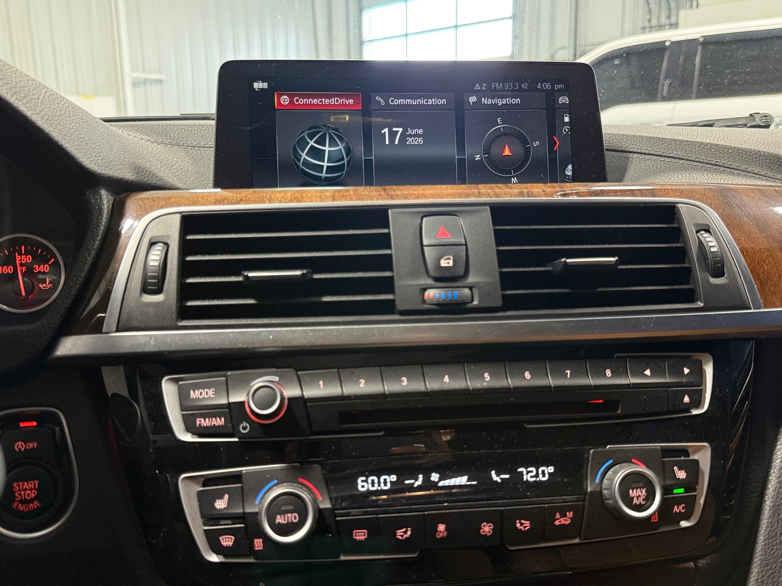 Thumbnail: 2018 BMW 3 Series - 3