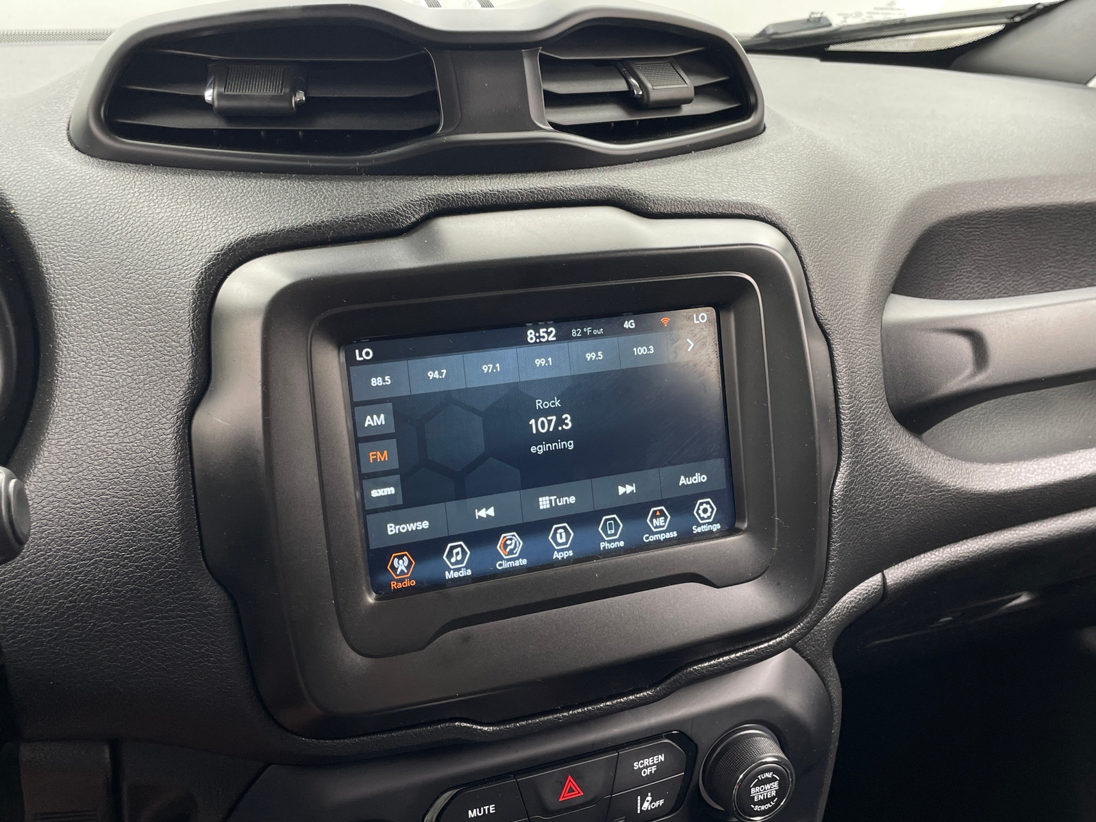 Thumbnail: 2021 Jeep Renegade - 4