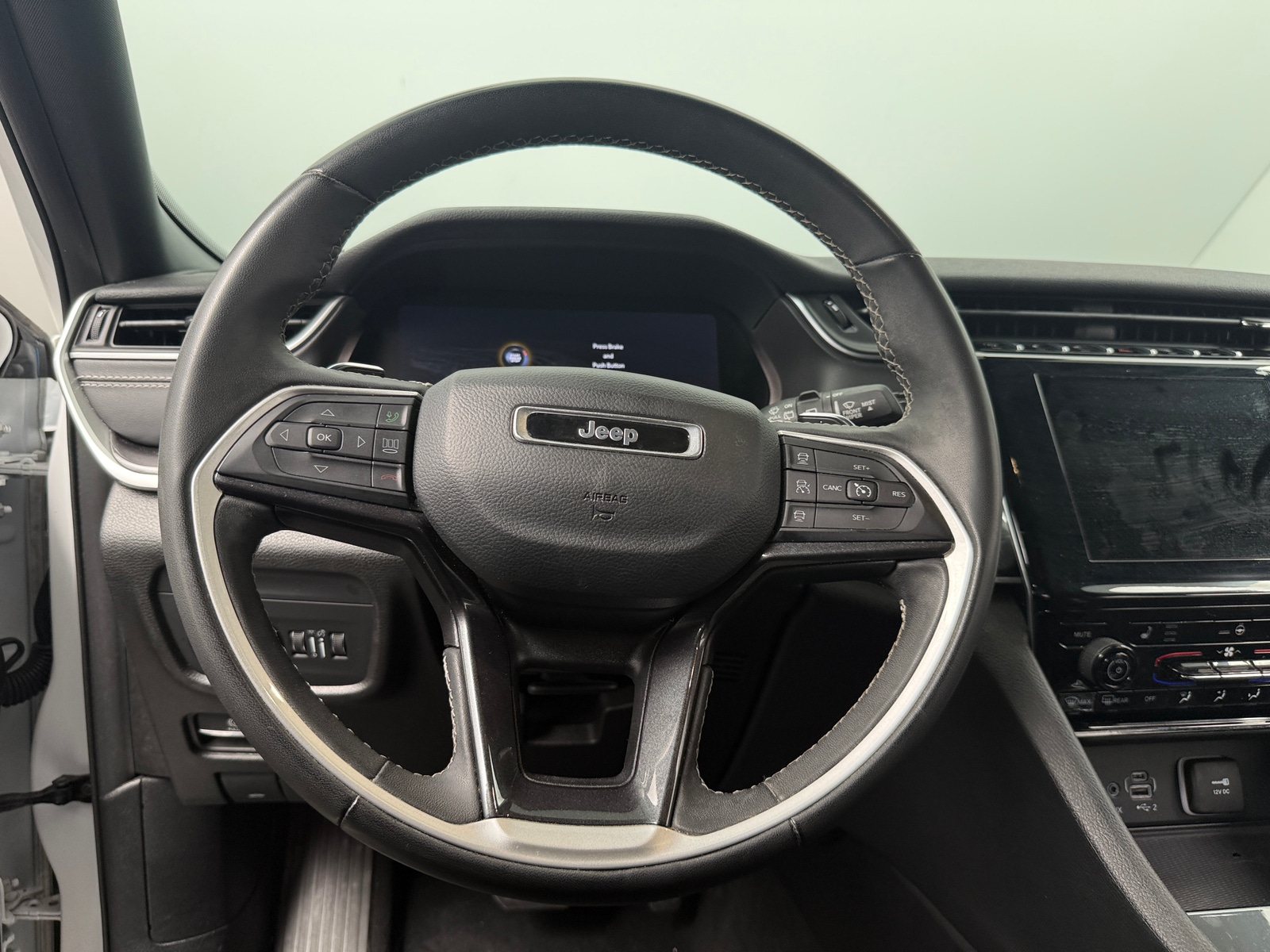 Thumbnail: 2023 Jeep Grand Cherokee L - 4