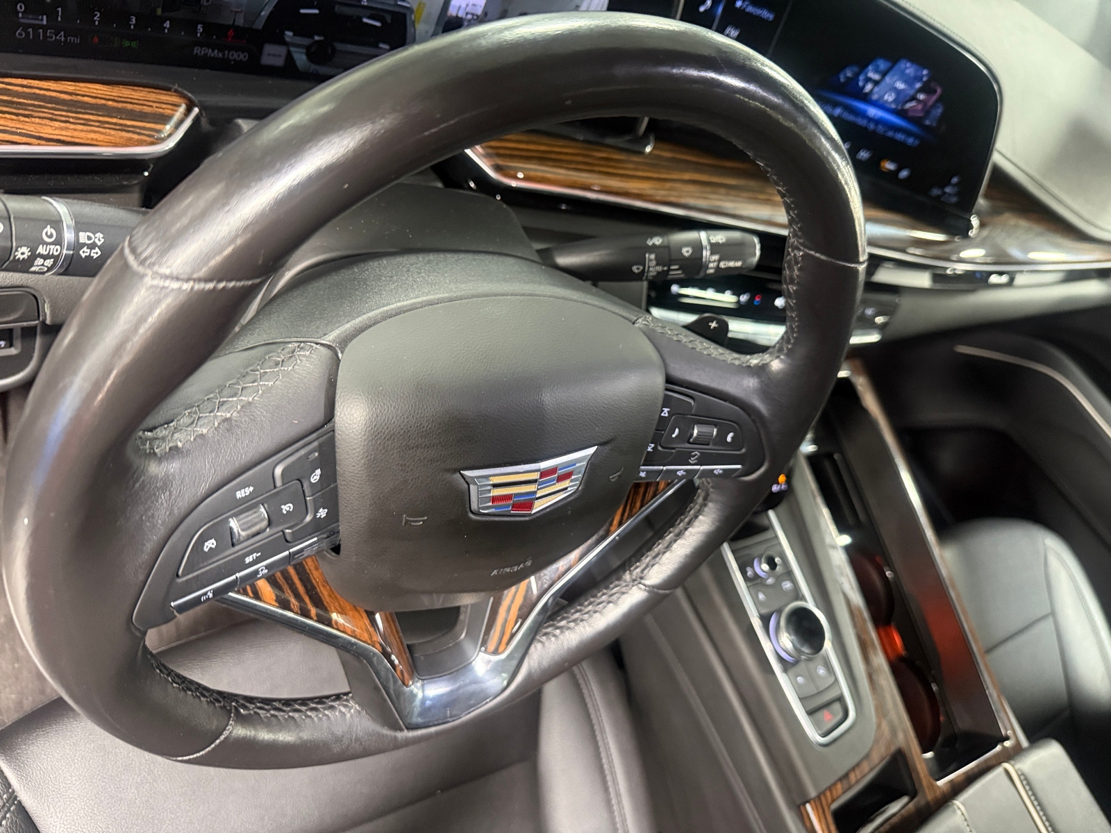 Thumbnail: 2022 Cadillac Escalade - 4