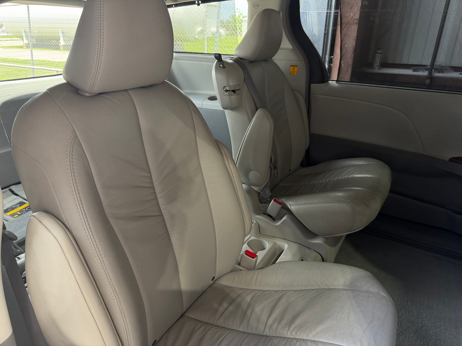 Thumbnail: 2011 Toyota Sienna - 5