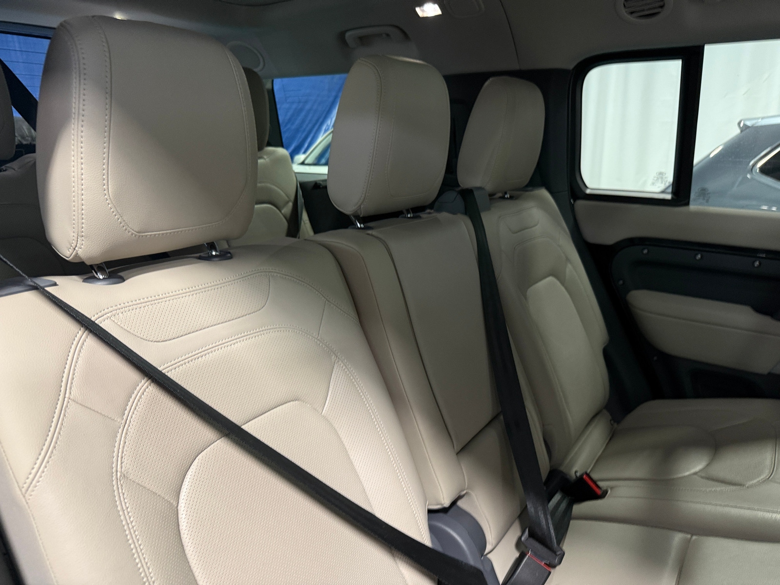Thumbnail: 2023 Land Rover Defender - 5