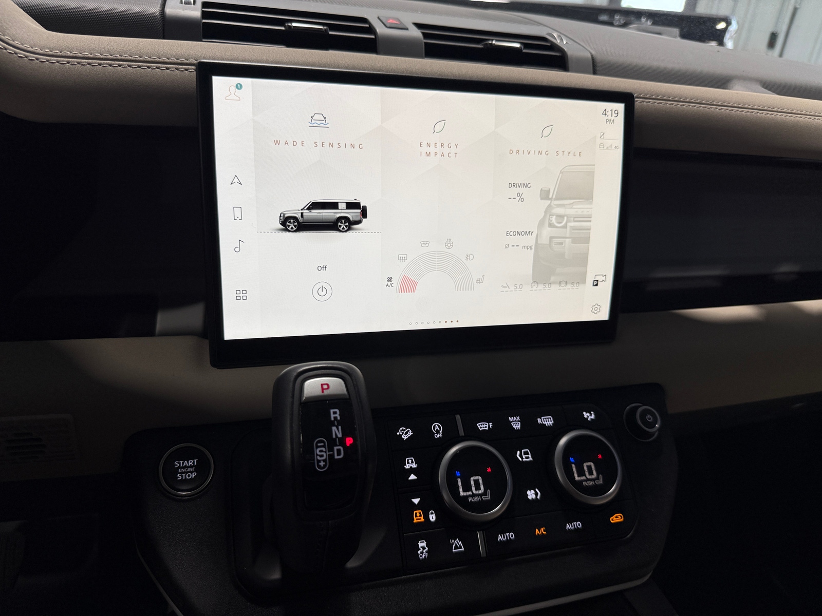 Thumbnail: 2023 Land Rover Defender - 3