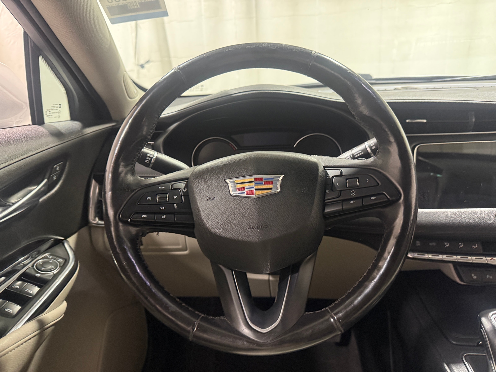 Thumbnail: 2019 Cadillac XT4 - 4