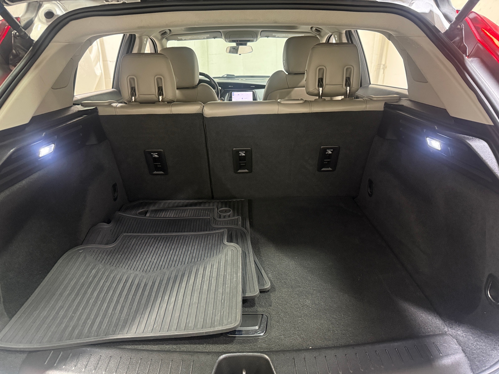Thumbnail: 2019 Cadillac XT4 - 6