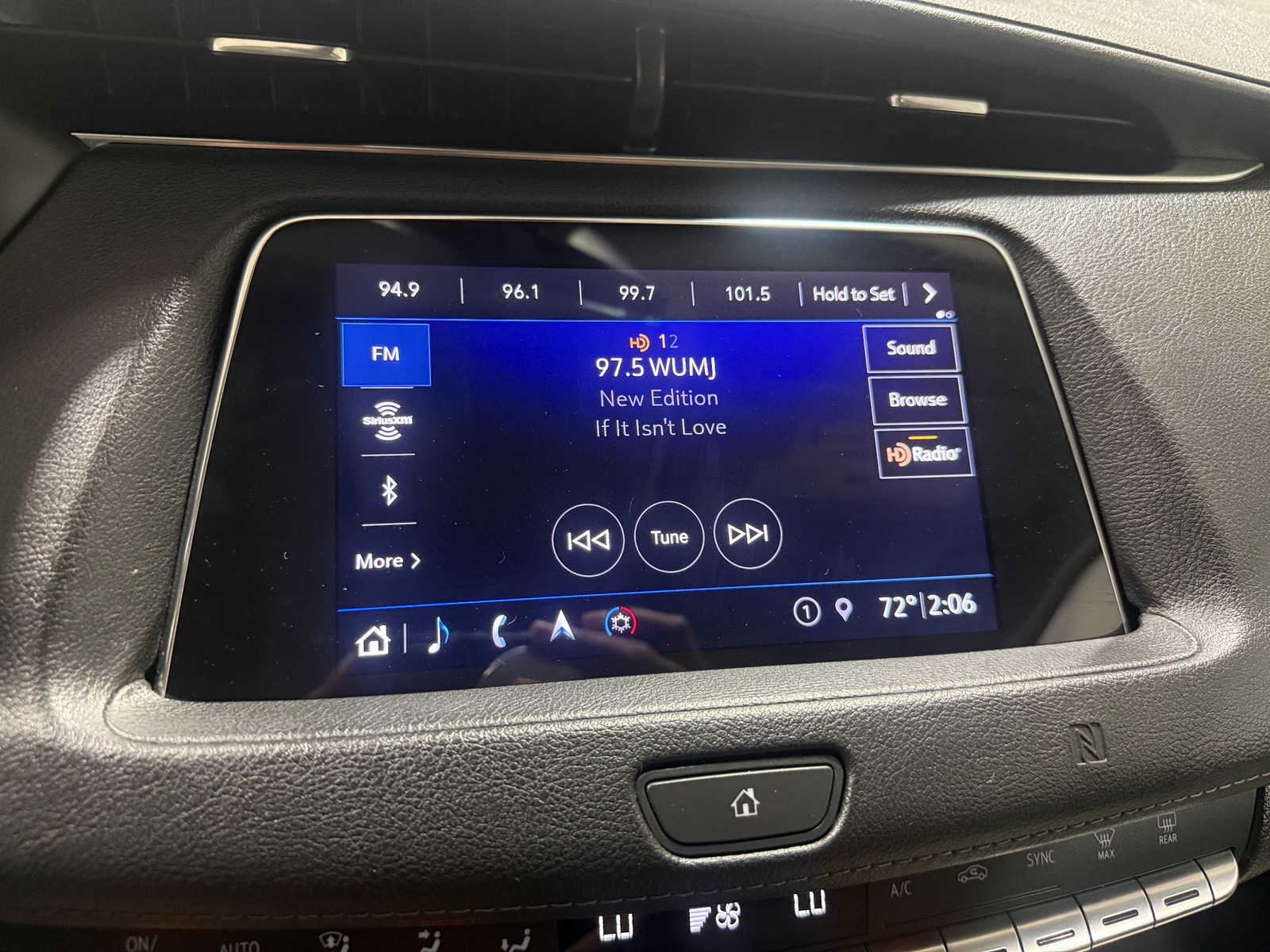 Thumbnail: 2019 Cadillac XT4 - 3