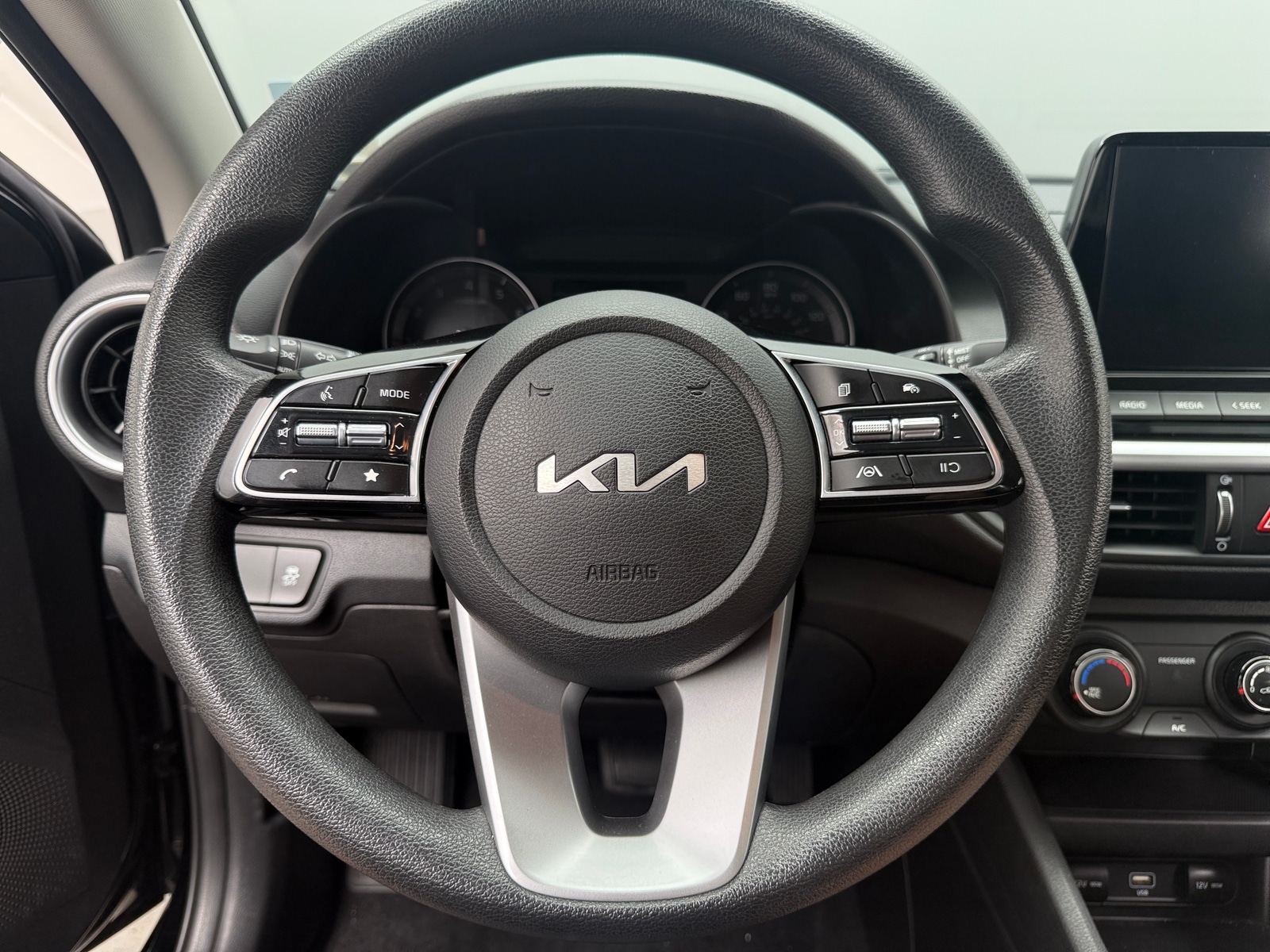 Thumbnail: 2023 Kia Forte - 5