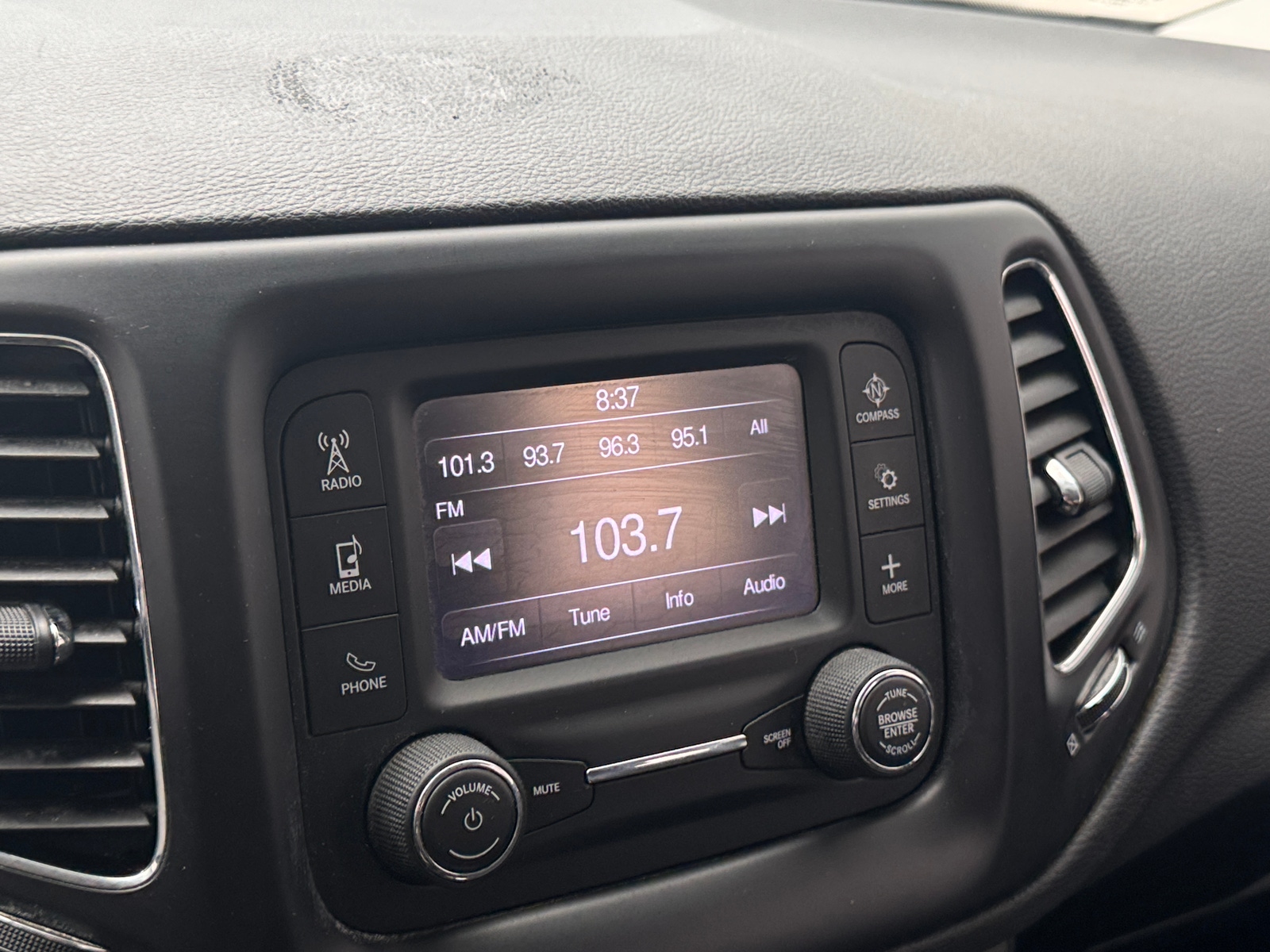 Thumbnail: 2018 Jeep Compass - 4