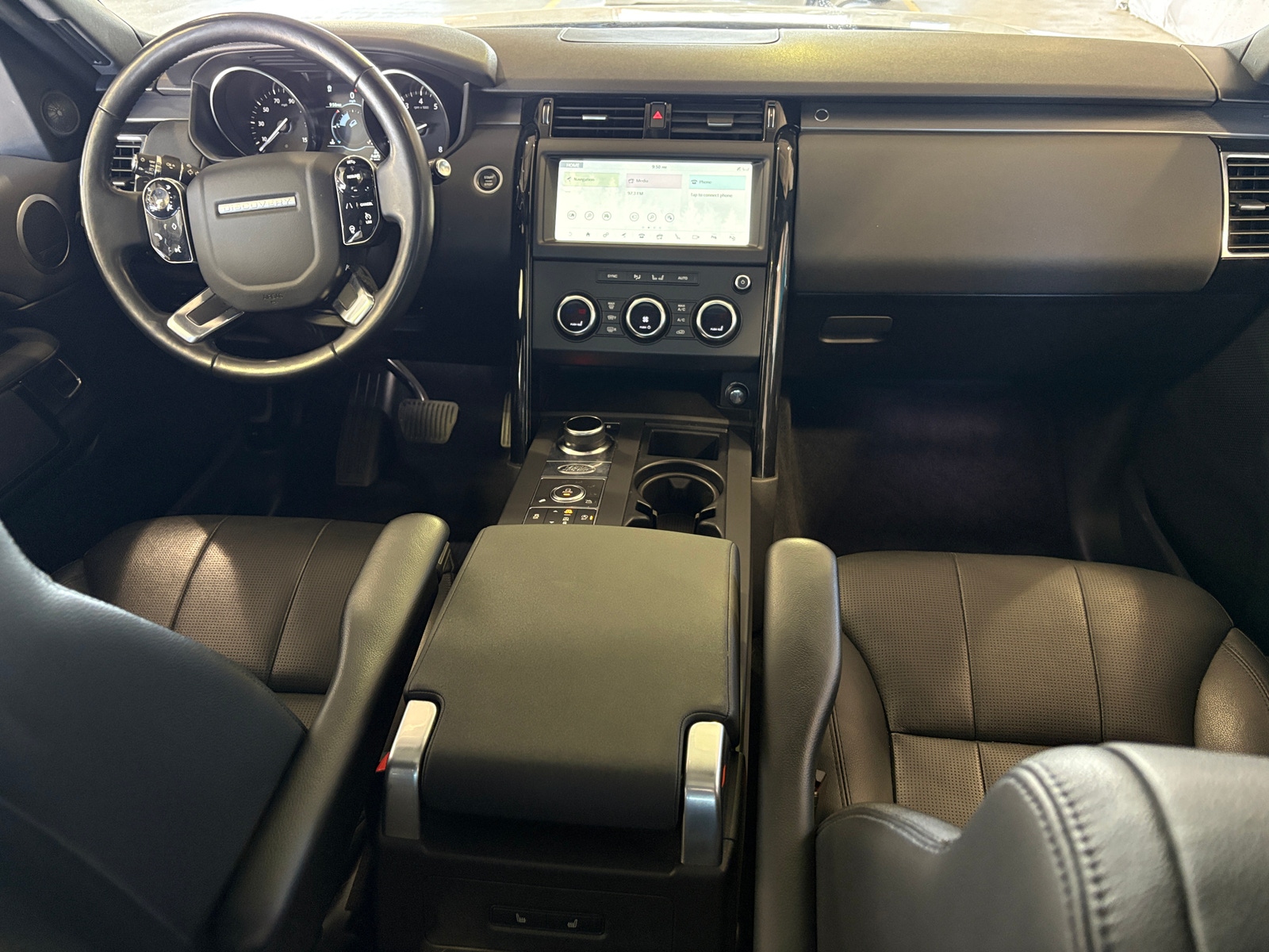 Thumbnail: 2019 Land Rover Discovery - 2