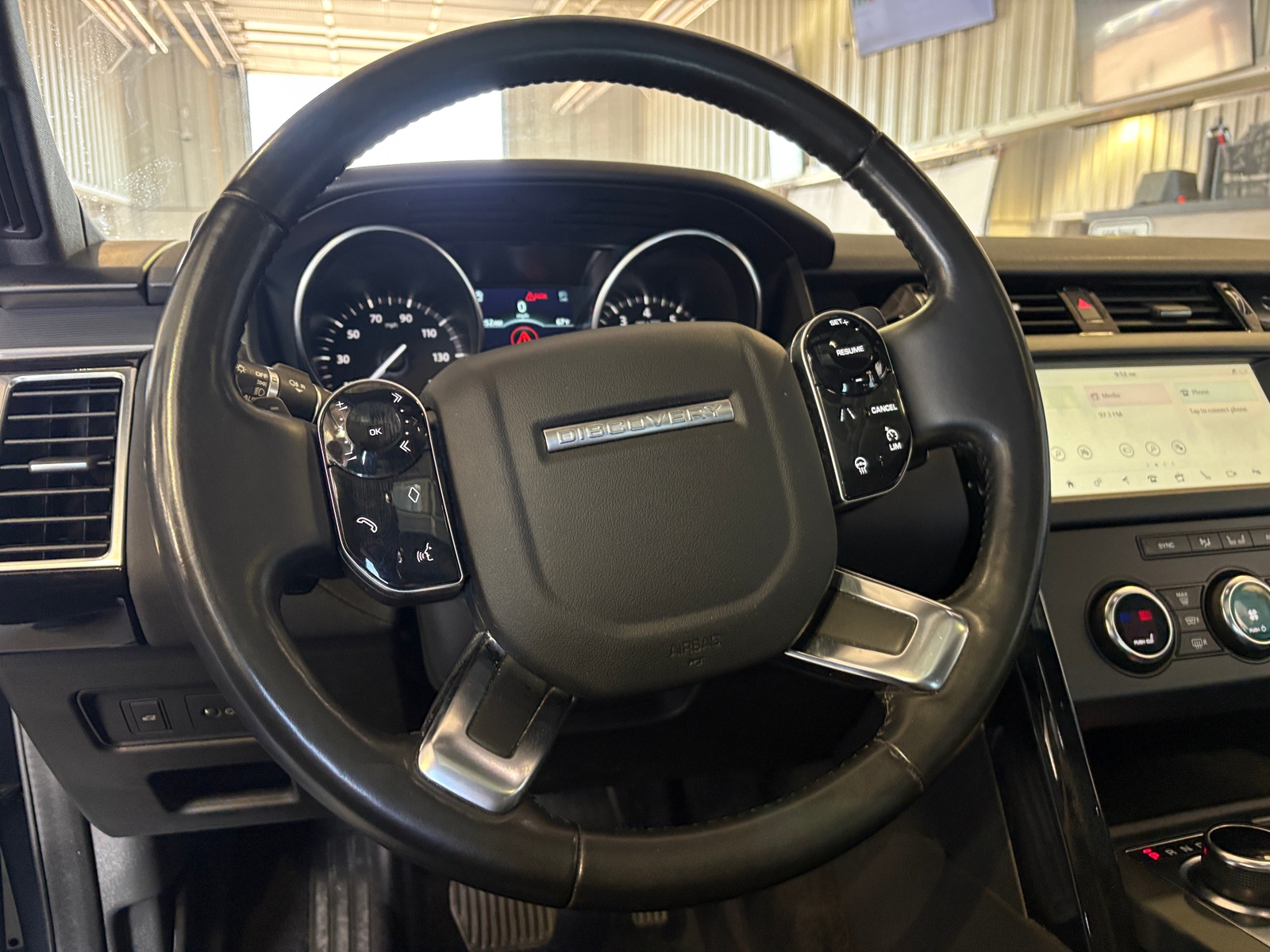 Thumbnail: 2019 Land Rover Discovery - 4