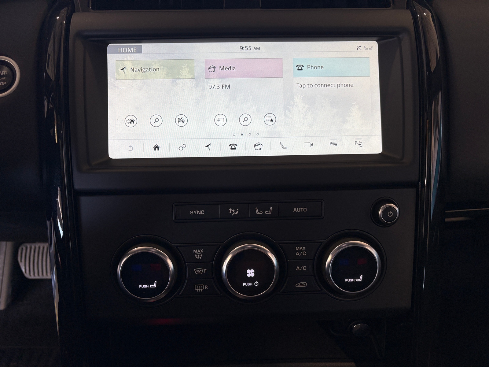 Thumbnail: 2019 Land Rover Discovery - 3
