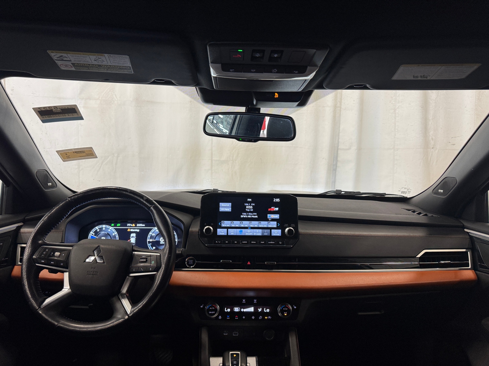 Thumbnail: 2022 Mitsubishi Outlander - 2